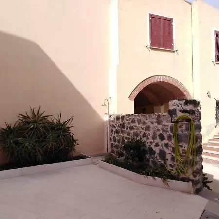 Casa Saba -sa Domo أروسييْ